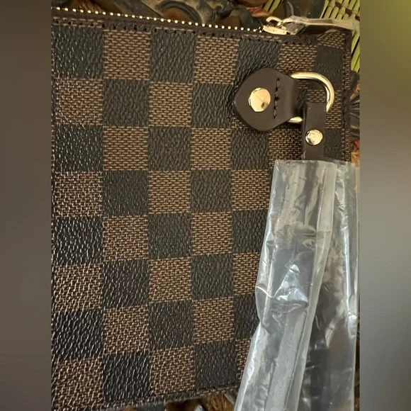 Fashion Checkered Brown Clutch / wristlet - NWOT - made of quality material . - Picture 3 of 12
